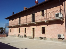 001 Zoccolatura in Pietra Naturale 02.jpg