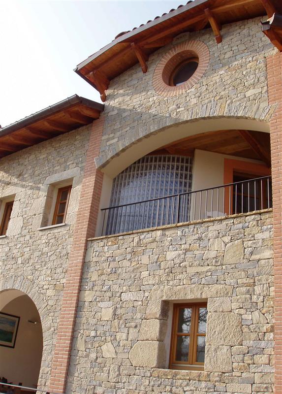 011 Casa in Pietra di Langa