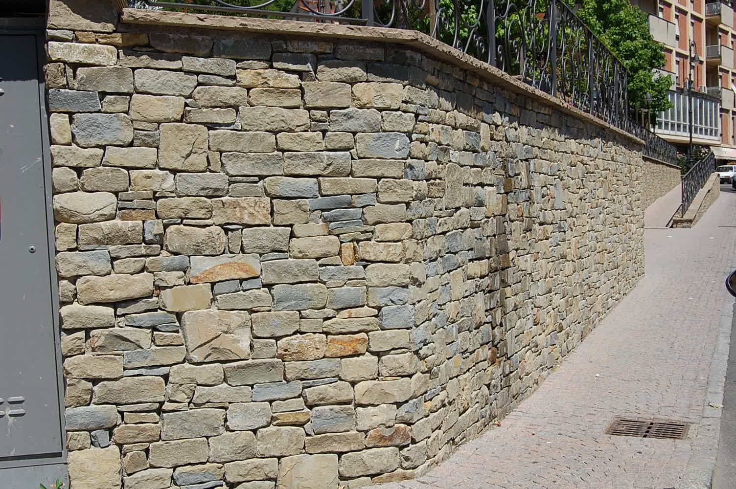 022 Muro in Pietra di Langa 03.JPG