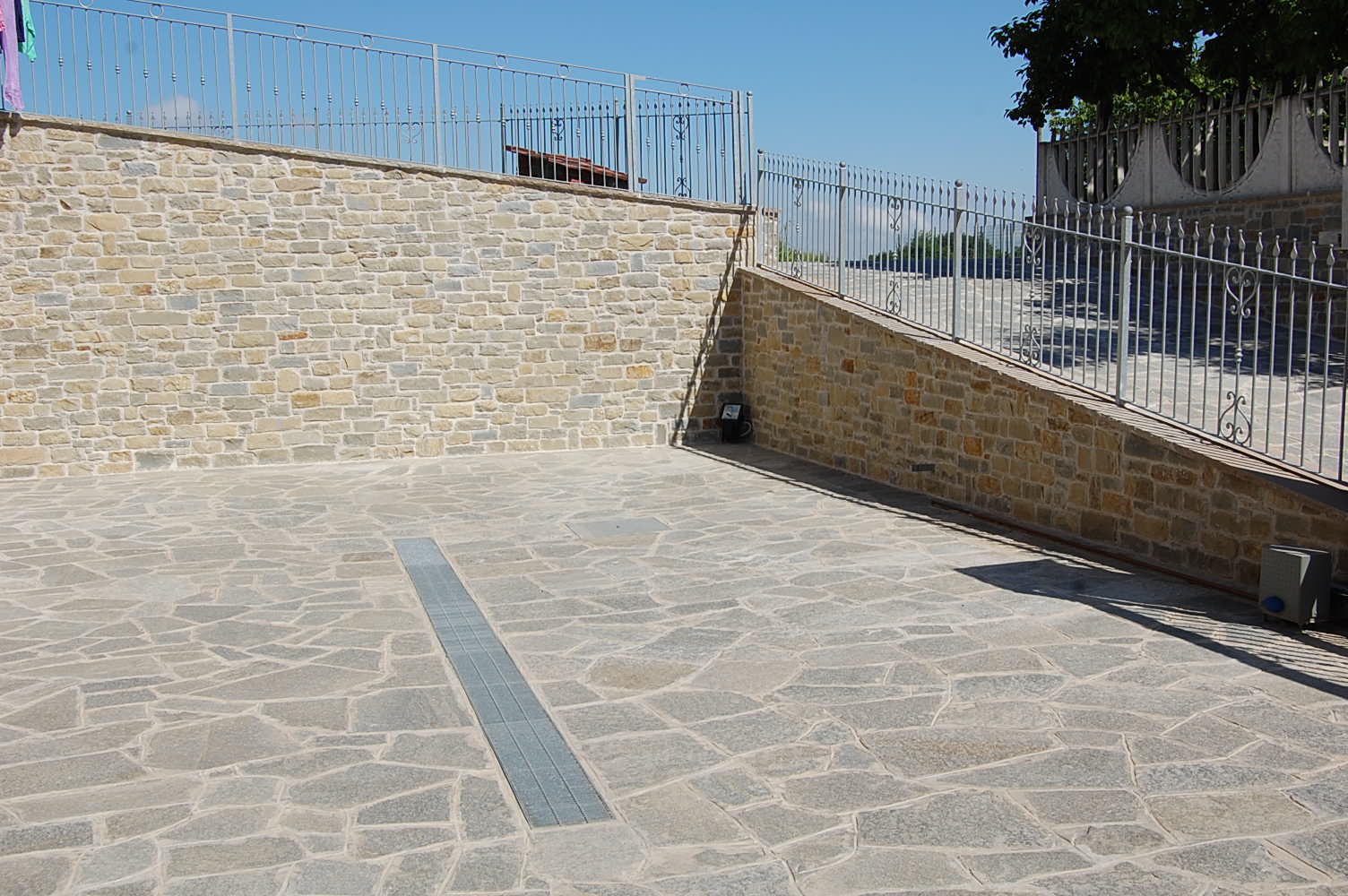 024 Muro in Pietra di Langa 02.JPG