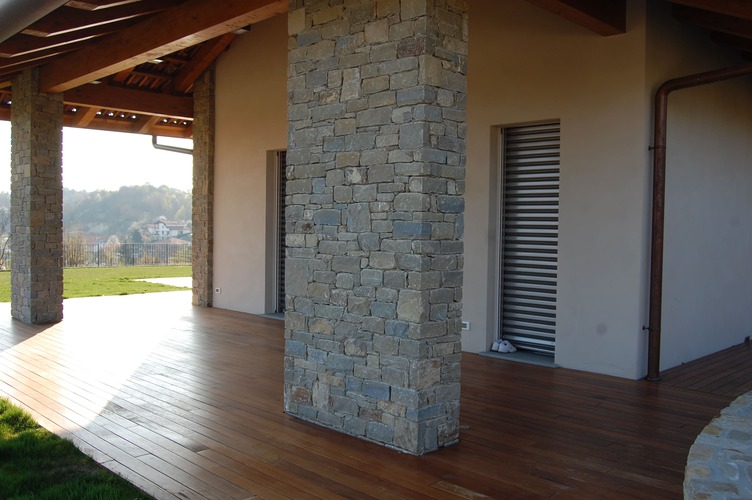 027 Casa in Pietra di Langa