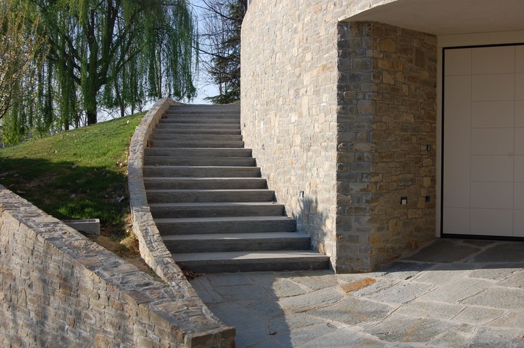 027 Casa in Pietra di Langa 02.jpg