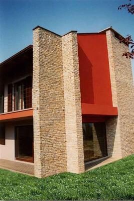 031 Casa in Pietra di Langa