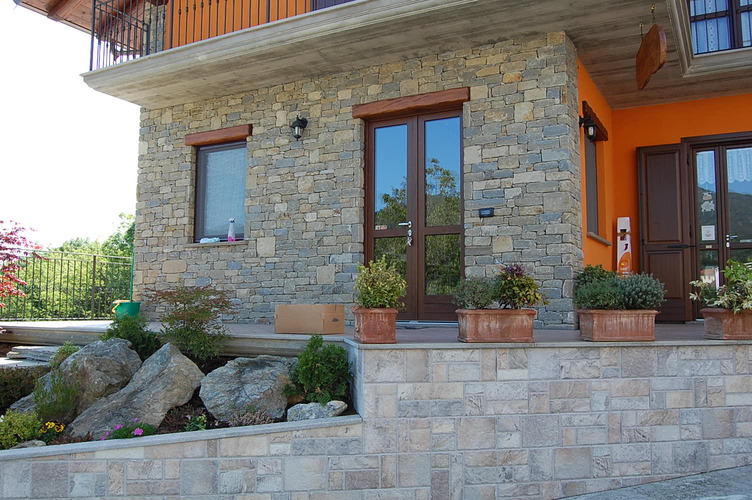 035 Casa in Pietra di Langa 11.jpg
