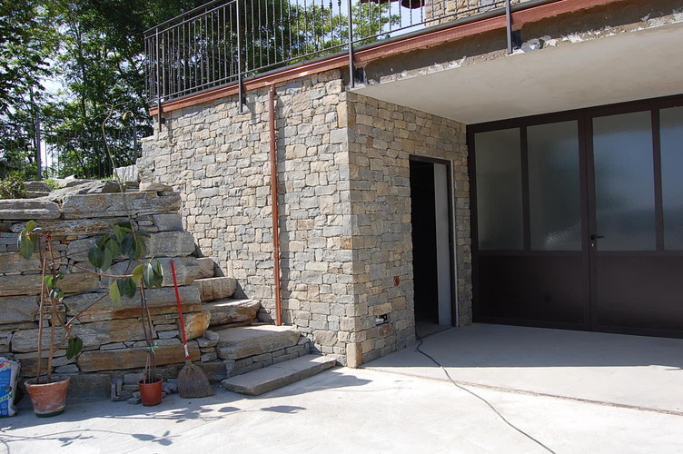 035 Casa in Pietra di Langa 19.jpg