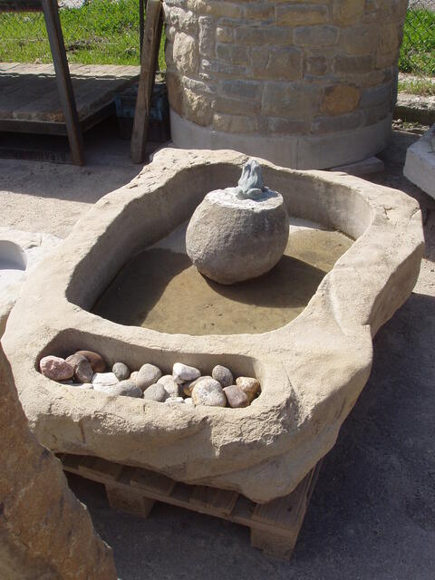 Fontane e fioriere